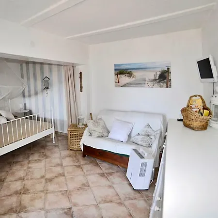 Il Mare Di Fronte Apartament